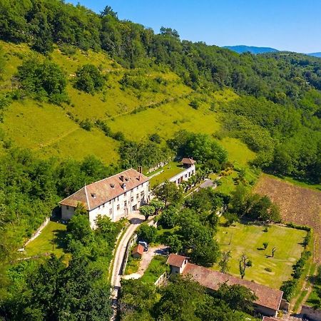 Jolie Cabane Avec Jacuzzi Pour Les Amoureux De La Nature Tullins Buitenkant foto